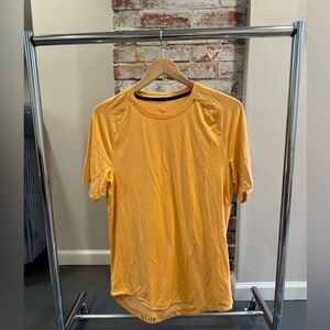 Lululemon License to Train Shirt Orange Size Medium Men’s